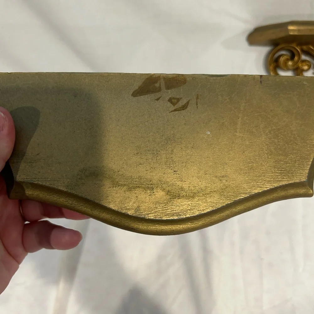 Vintage Hollywood Regency display shelves 2148b, gold shelf